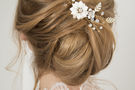 floraler Haarschmuck für die Braut – gesehen bei frauimmer-herrewig.de