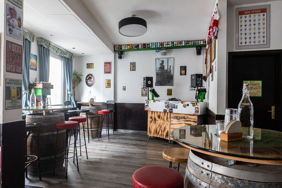 oberer Raum der Craft Beer Corner – gesehen bei frauimmer-herrewig.de