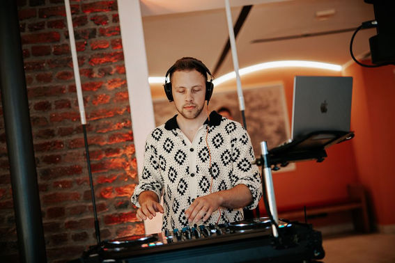 DJ Saxophonist Rics DJ Koeln Saxophonist Koeln Eric Fleckenstein 07 – gesehen bei frauimmer-herrewig.de