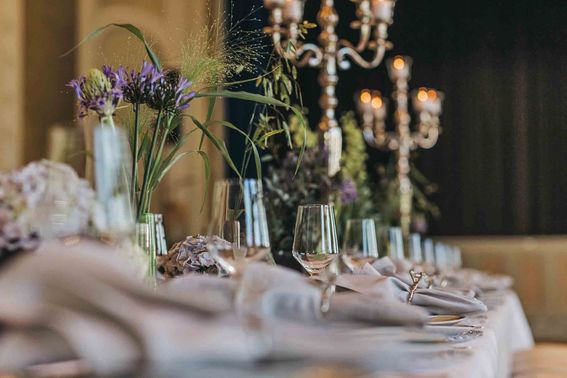 Lange Tafel Hochzeit Kursaal Bad Honnef – gesehen bei frauimmer-herrewig.de