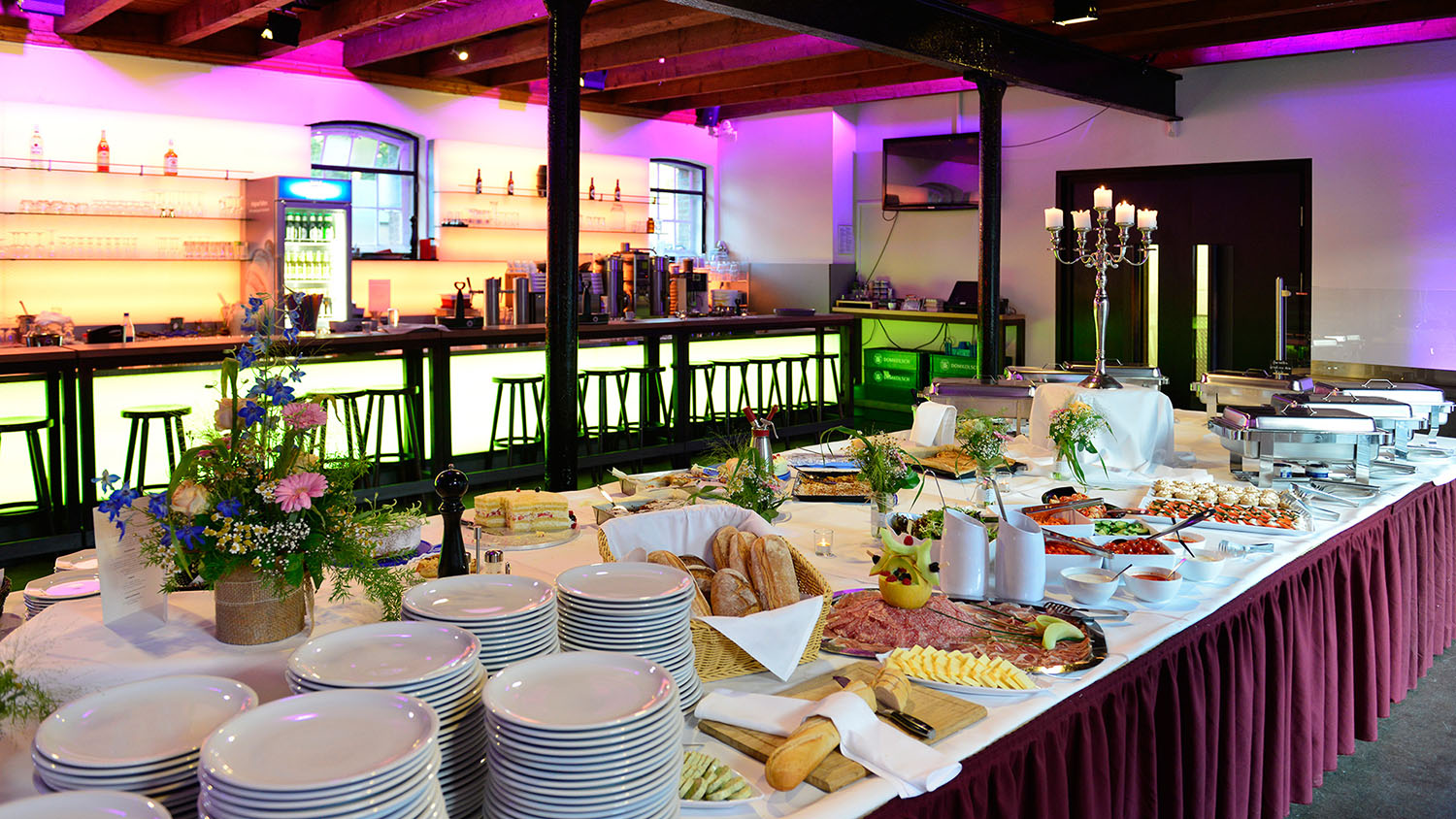 Eltzhof Foyer Buffet 0916 553 – gesehen bei frauimmer-herrewig.de