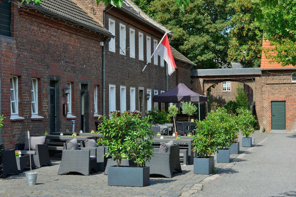 Внутренний двор места проведения свадеб Эльцхоф - на frauimmer-herrewig.de