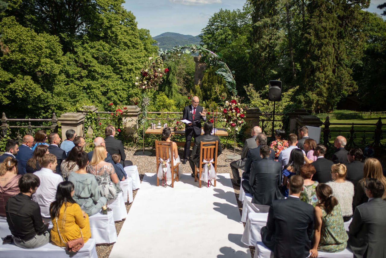 Бесплатная свадьба со свободным богословом Гансом Юргеном Хаазе - на frauimmer-herrewig.de