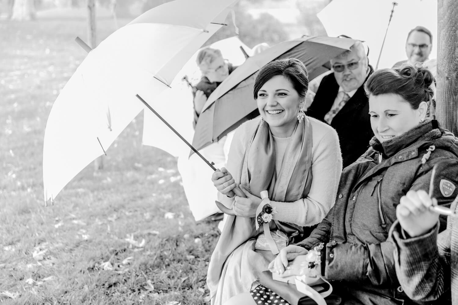 Freie Trauung im Schlosspark – gesehen bei frauimmer-herrewig.de