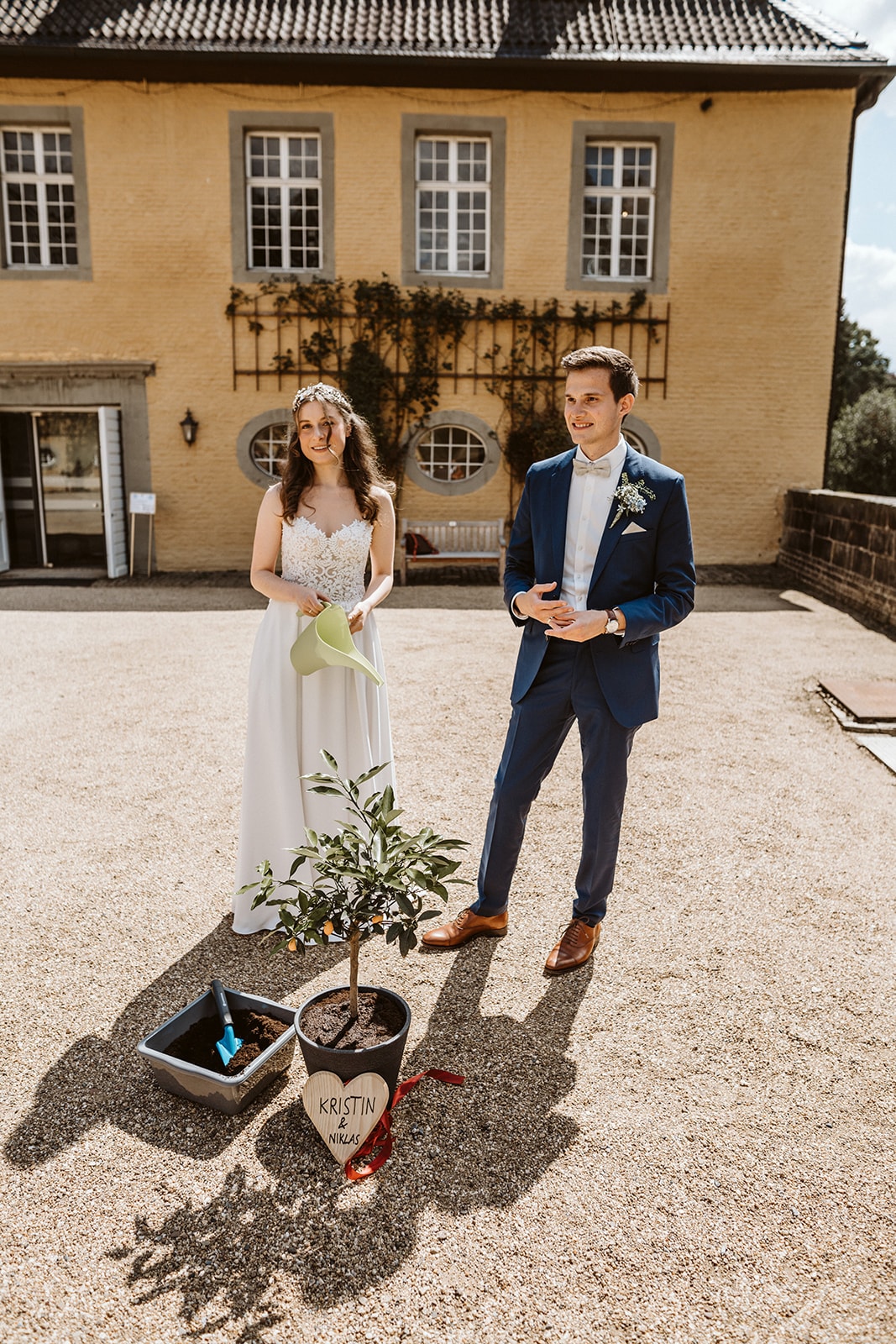 Baum pflanzen am Hochzeitstag – gesehen bei frauimmer-herrewig.de