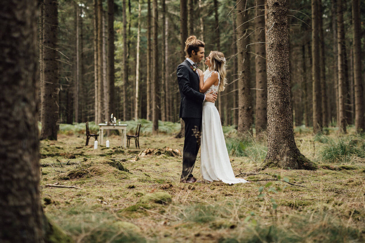 After Wedding Shooting im Wald Onelight Photography – gesehen bei frauimmer-herrewig.de