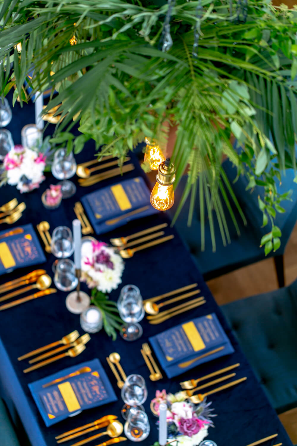 Tischdeko Hochzeit gold – gesehen bei frauimmer-herrewig.de Tischdeko Hochzeit gold – gesehen bei frauimmer-herrewig.de