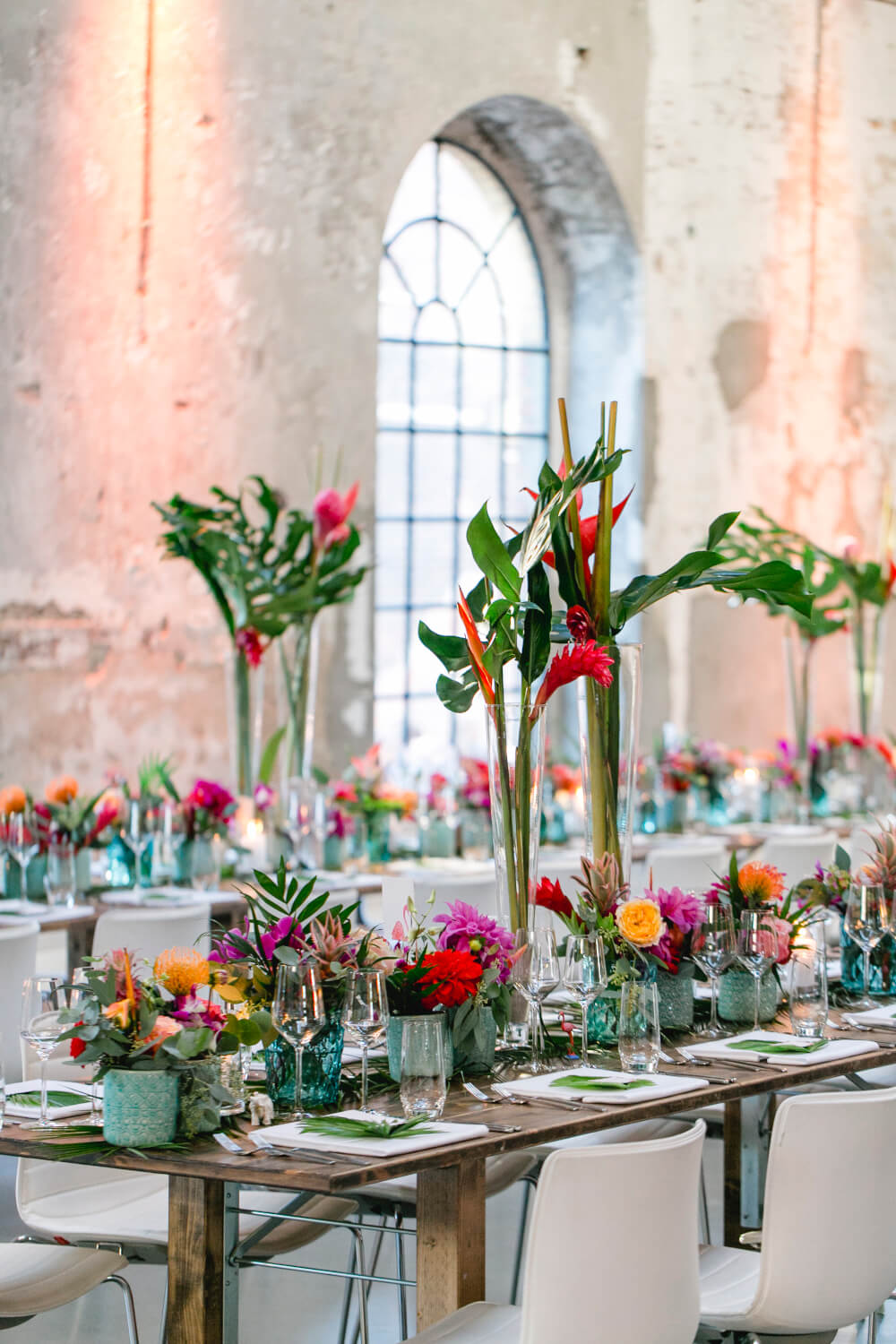 Florale Tischdeko Hochzeit – gesehen bei frauimmer-herrewig.de