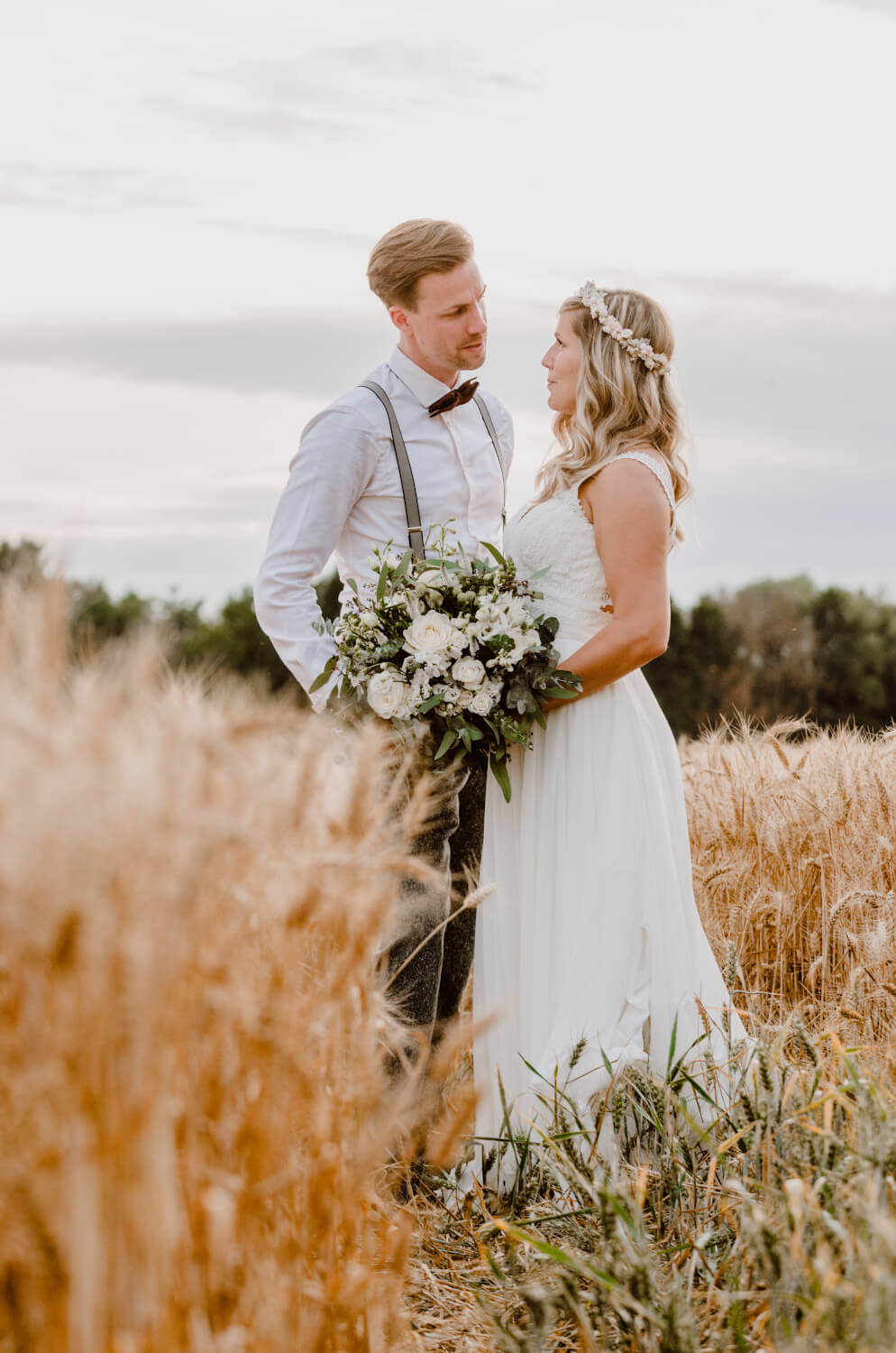 Paarshooting Hochzeit in der Natur – gesehen bei frauimmer-herrewig.de