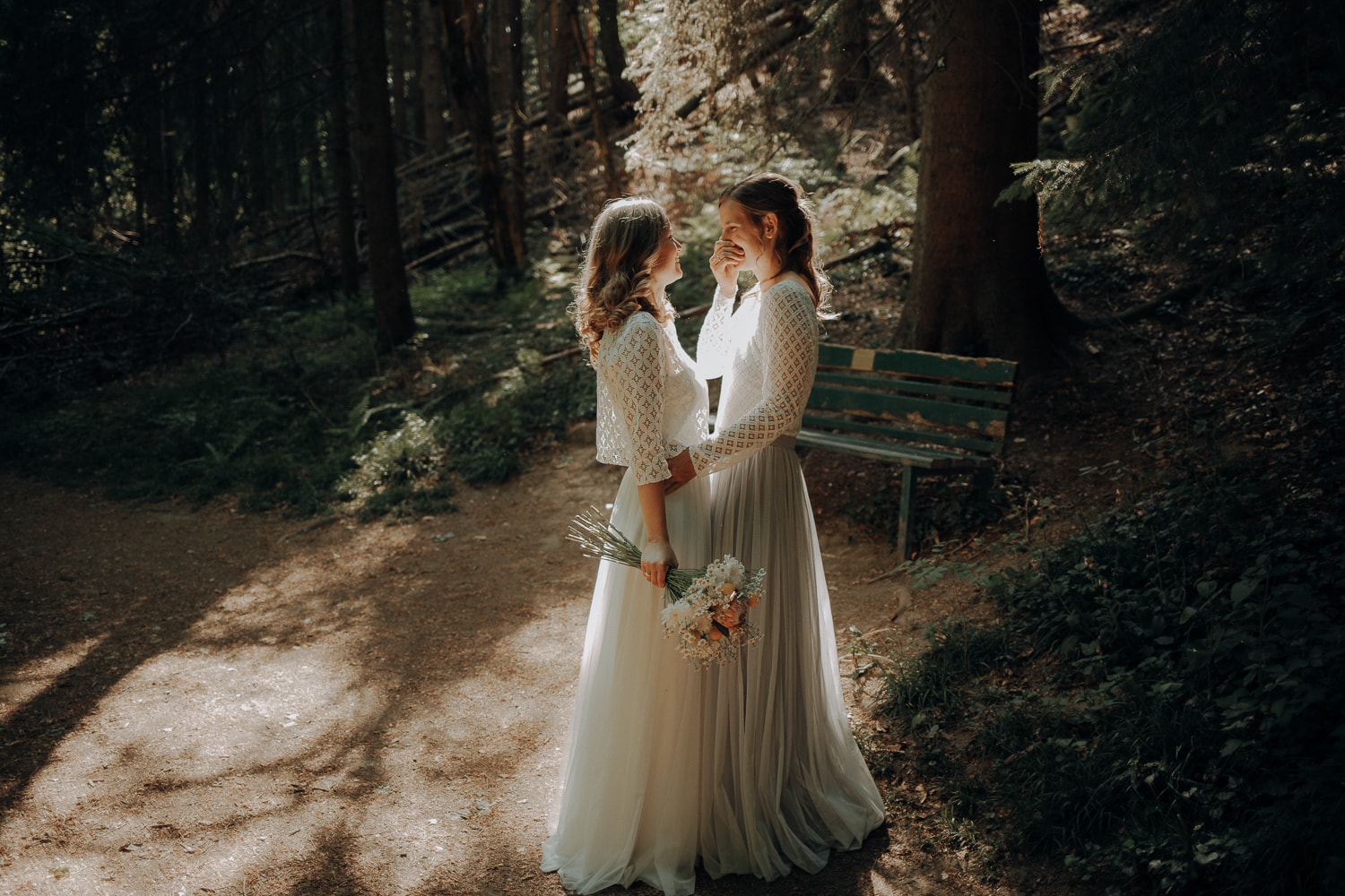 After Wedding Shooting im Wald – gesehen bei frauimmer-herrewig.de