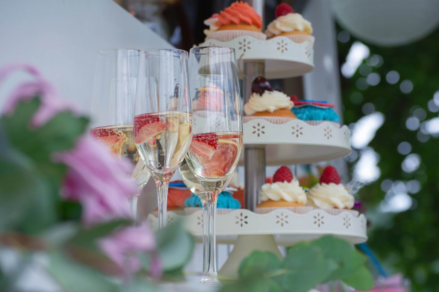 Bunte Cupcakes – gesehen bei frauimmer-herrewig.de