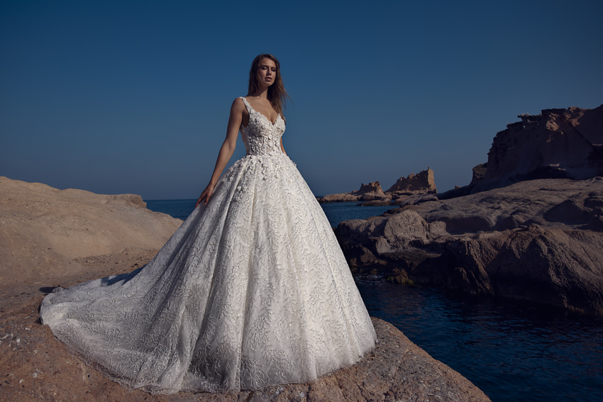 Свадебное платье мадам Бурку от Cecile Kerpen - см. Frauimmer-herrewig.de