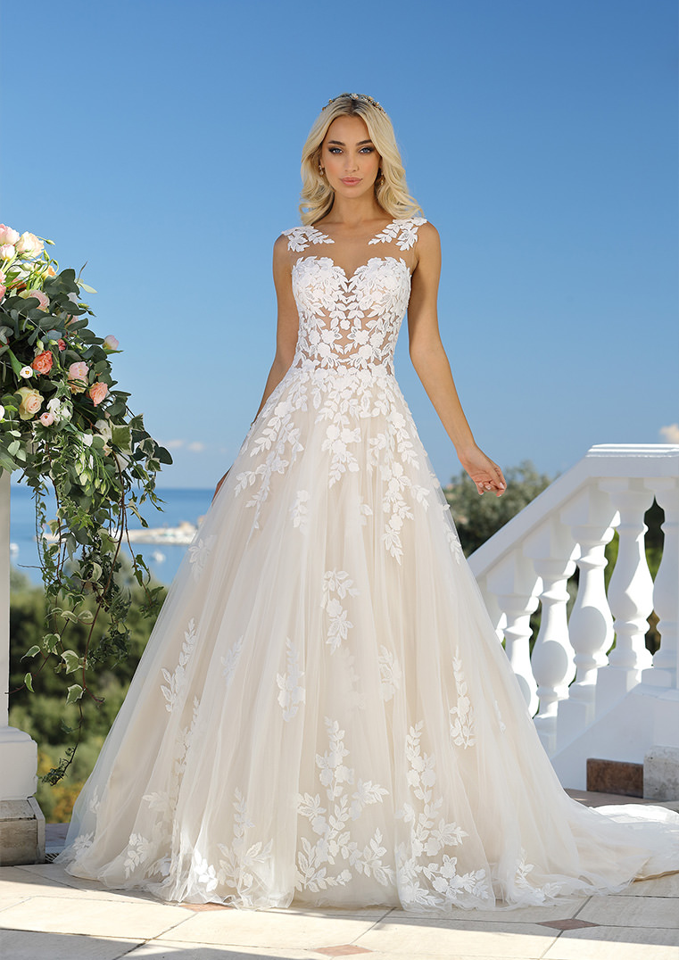 Свадебное платье божьей коровки у Сесиль Керпен - см. Frauimmer-herrewig.de