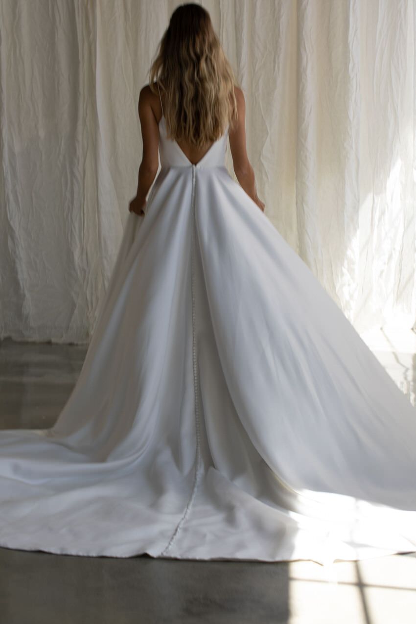 Свадебный наряд Vagabond Gaia Back Clara Wengel - см. frauimmer-herrewig.de Свадебный наряд Vagabond Gaia Back Clara Wengel - см. frauimmer-herrewig.de