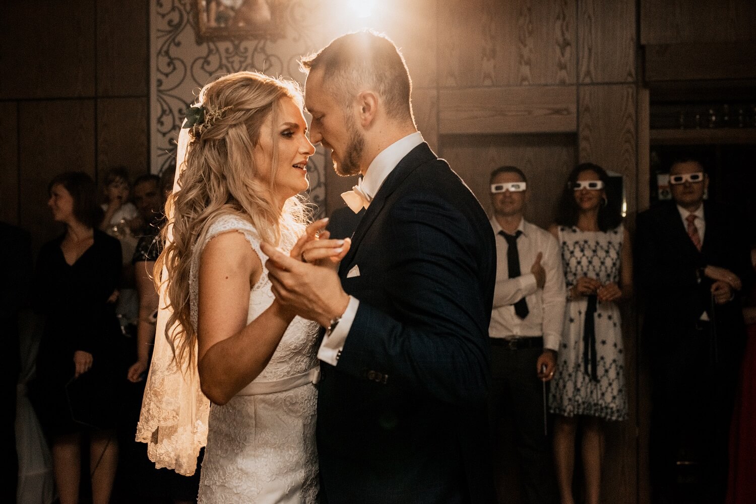 Hochzeitsparty in Hotel – gesehen bei frauimmer-herrewig.de