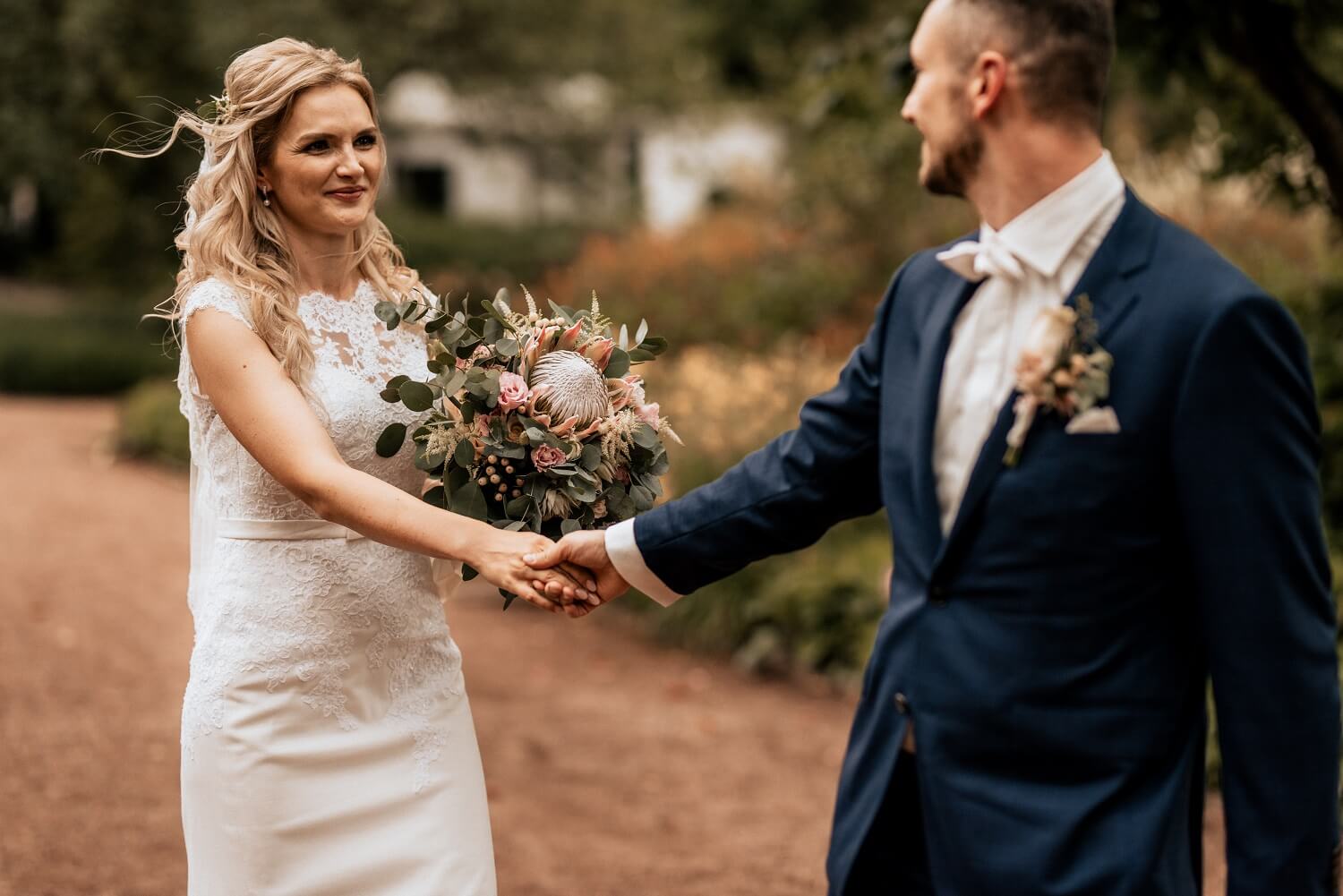 Hochzeitsfotoshooting bei Sommerhochzeit – gesehen bei frauimmer-herrewig.de