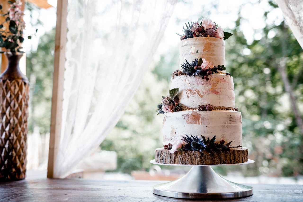 Многоуровневый свадебный торт - на сайте frauimmer-herrewig.de