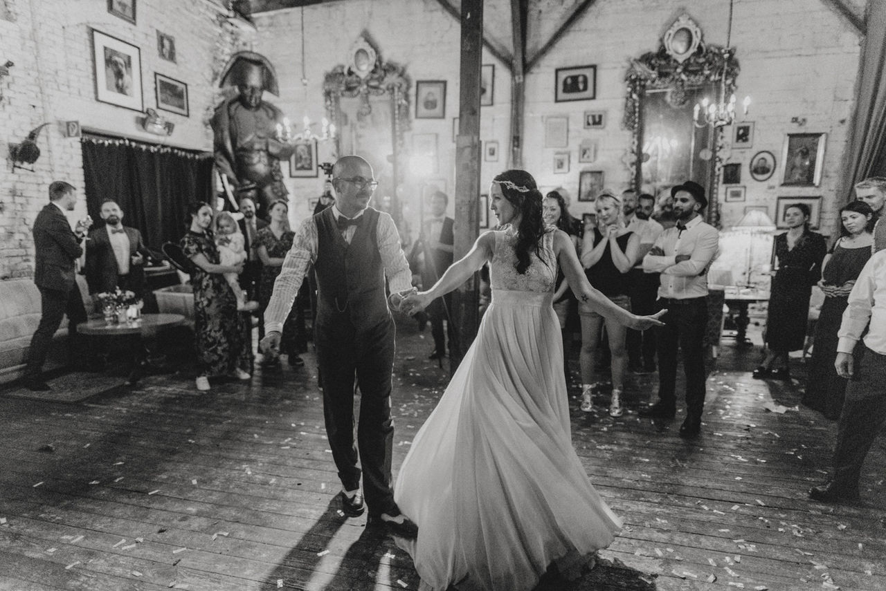 Свадебный танец жениха и невесты - на сайте frauimmer-herrewig.de Свадебный танец жениха и невесты - на сайте frauimmer-herrewig.de