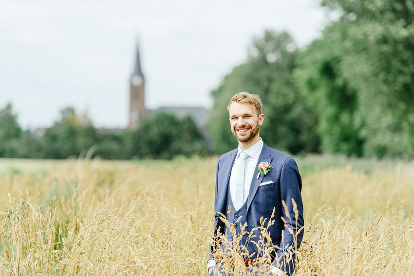 Жених на лугу - на frauimmer-herrewig.de