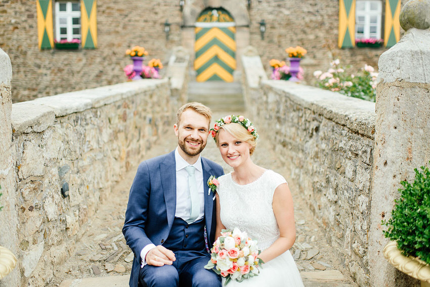 Свадебная пара на Клеебурге в Ойскирхене - на frauimmer-herrewig.de