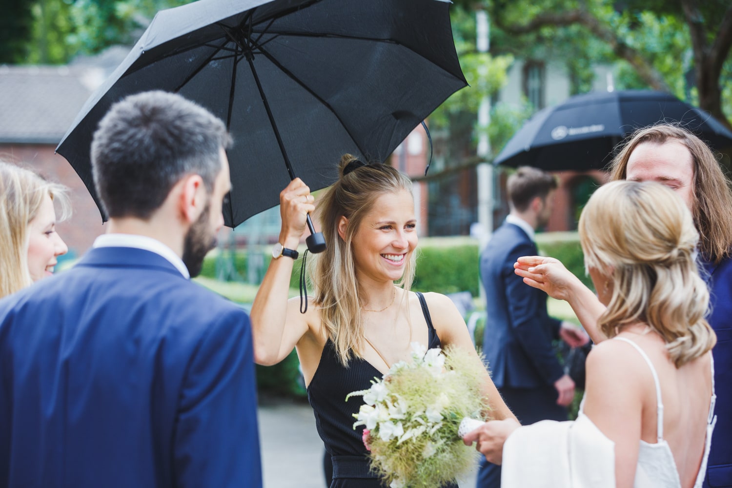 Свадебный прием под дождем - на сайте frauimmer-herrewig.de Свадебный прием под дождем - на сайте frauimmer-herrewig.de
