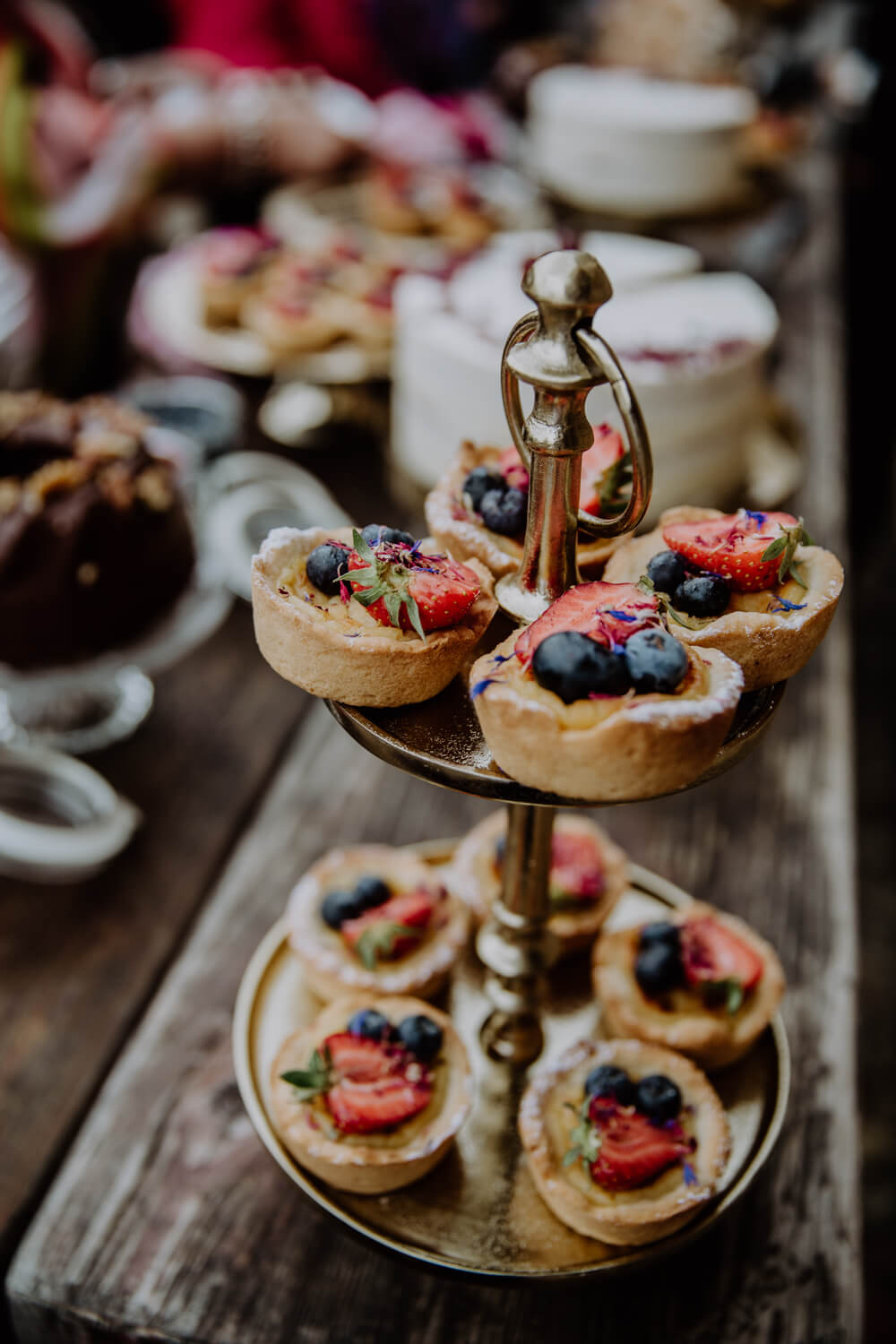 Kuchenbuffet Hochzeit – gesehen bei frauimmer-herrewig.de