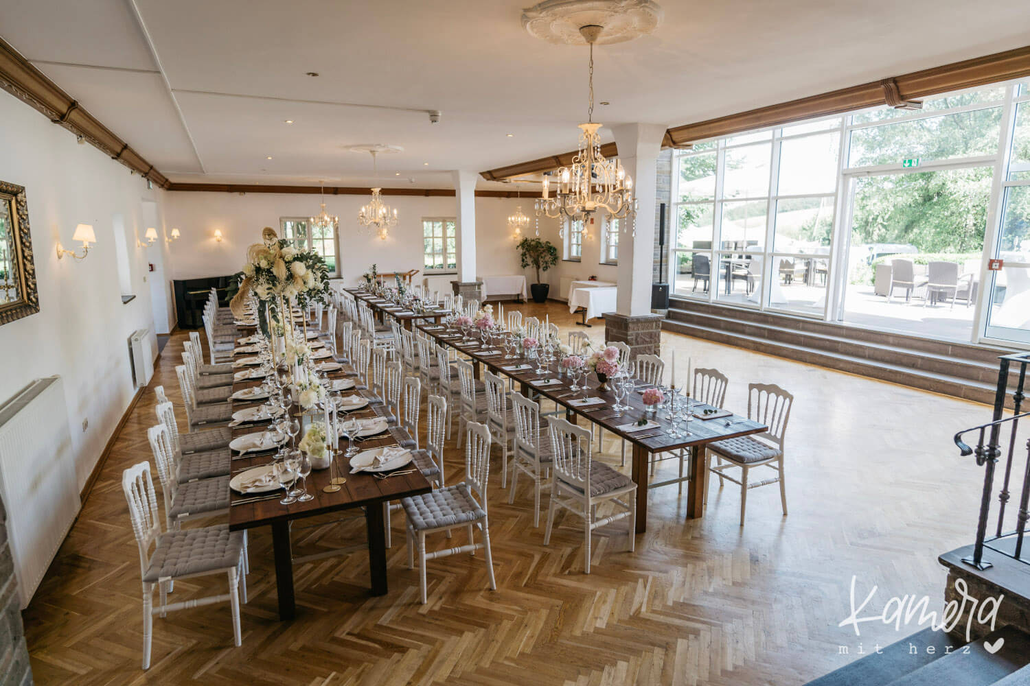 Terrassensaal mit Fensterfront – gesehen bei frauimmer-herrewig.de