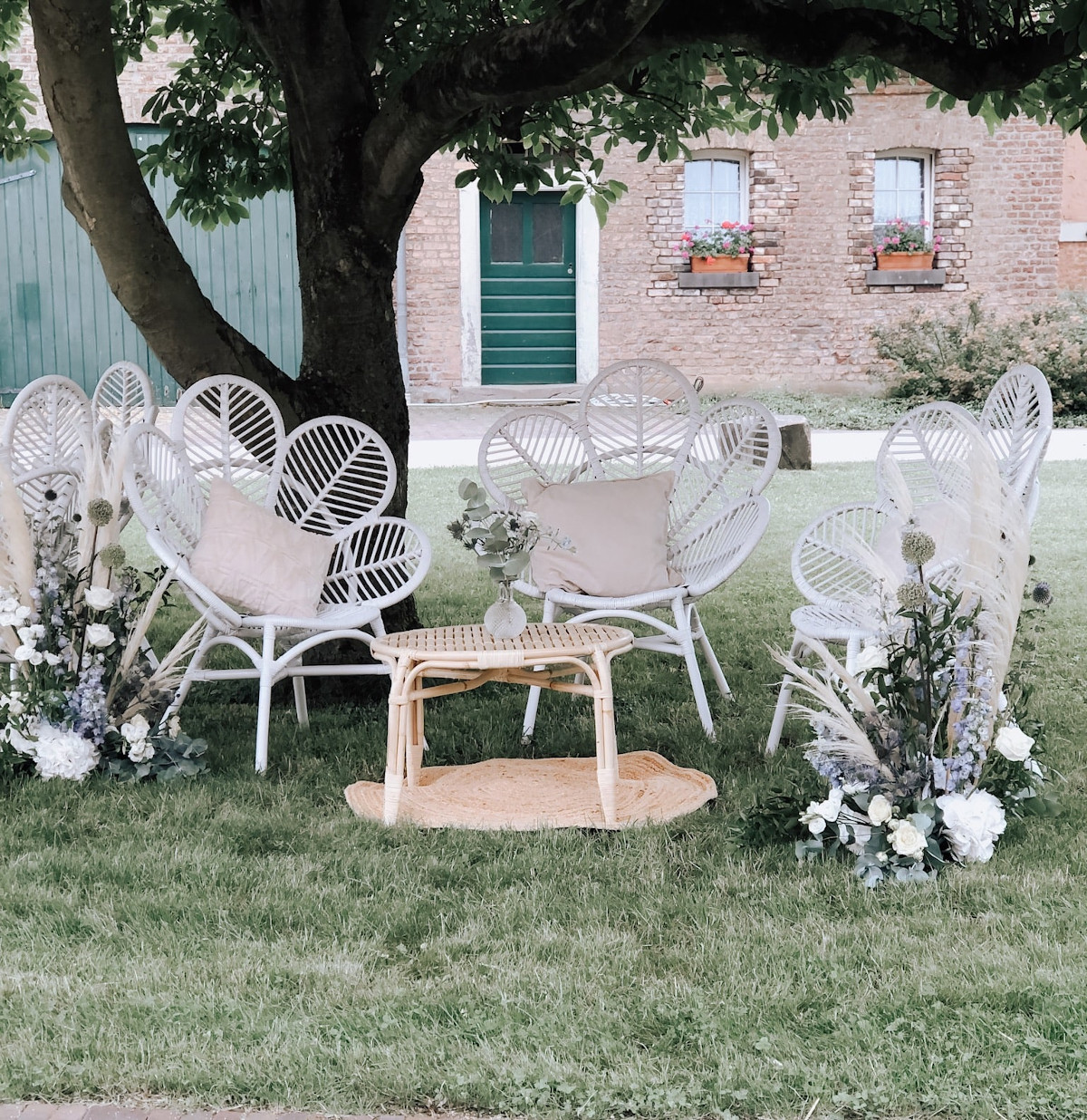 Мебель для гостиной из ротанга с цветочным орнаментом - см. Frauimmer-herrewig.de