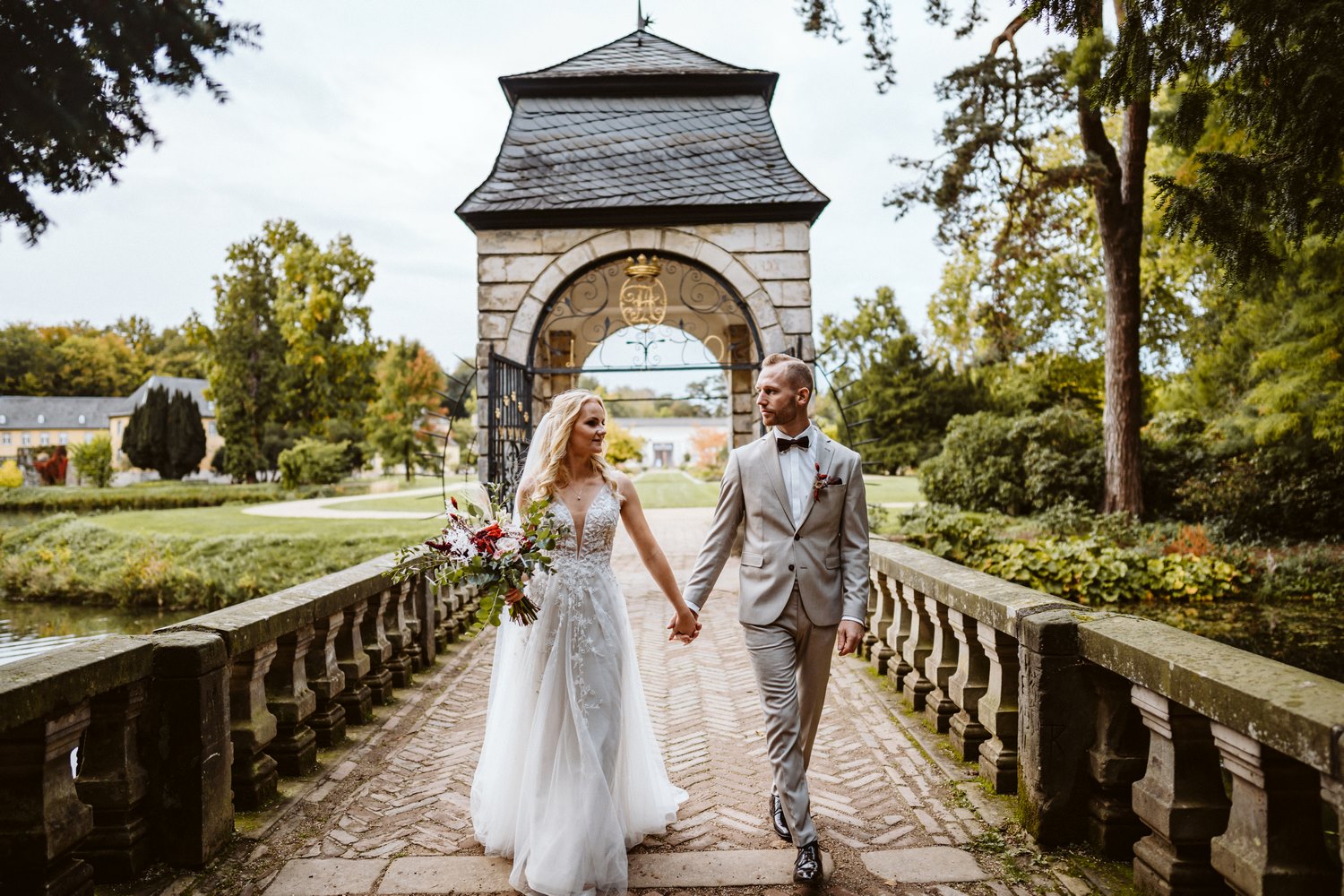 Hochzeitsfotoshooting auf Schloss Dyck – gesehen bei frauimmer-herrewig.de