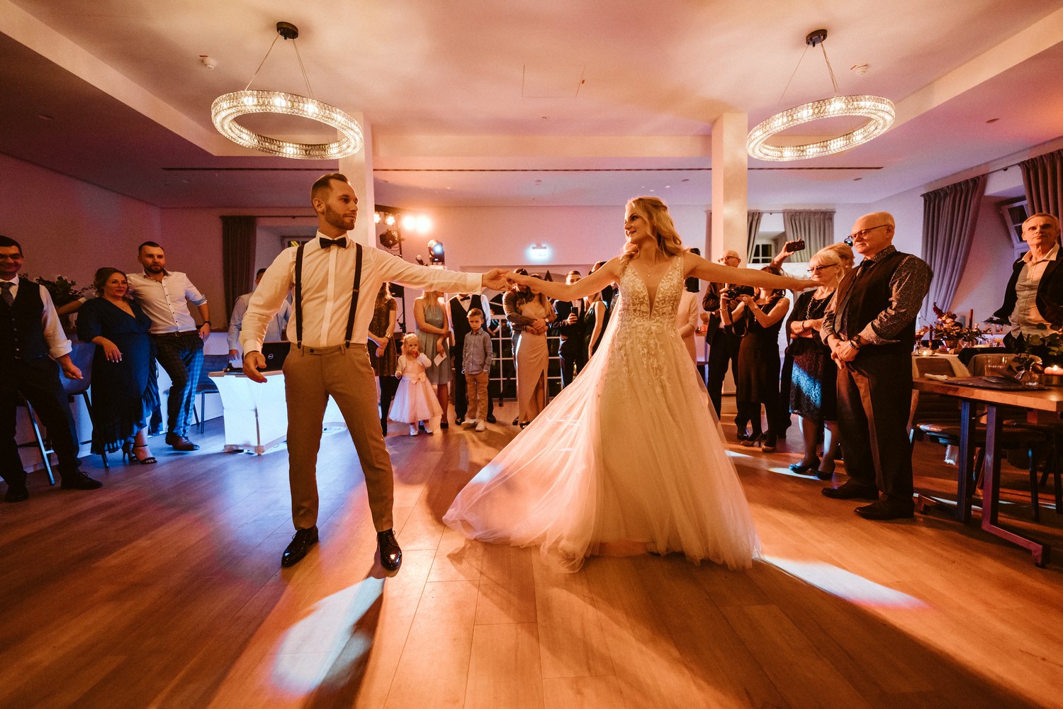 Hochzeitstanz auf Schloss Dyck – gesehen bei frauimmer-herrewig.de