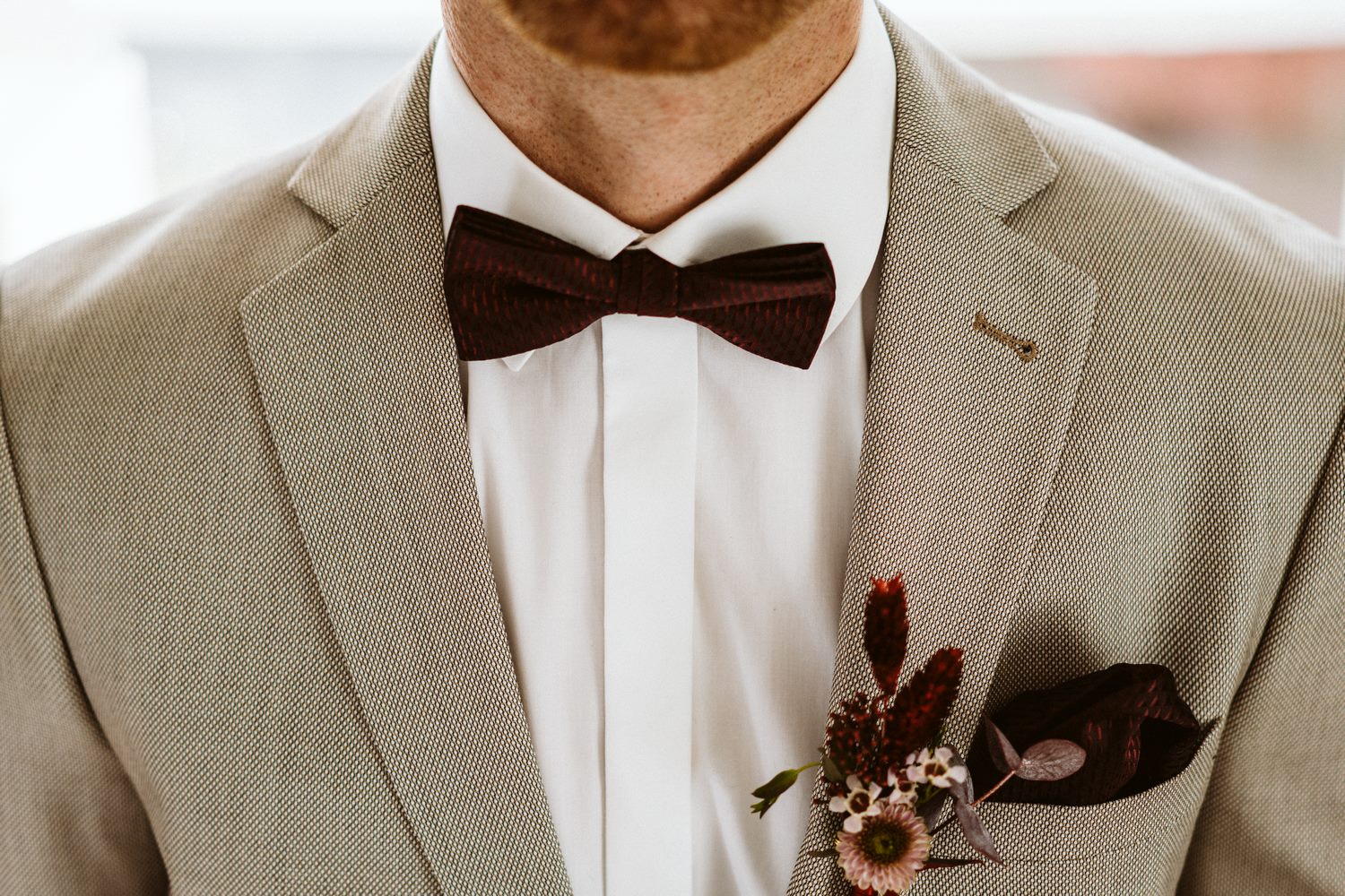 Vorbereitungen des Bräutigams bei der Hochzeit – gesehen bei frauimmer-herrewig.de