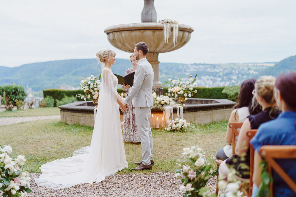 Свадебная церемония на открытом воздухе - на сайте frauimmer-herrewig.de