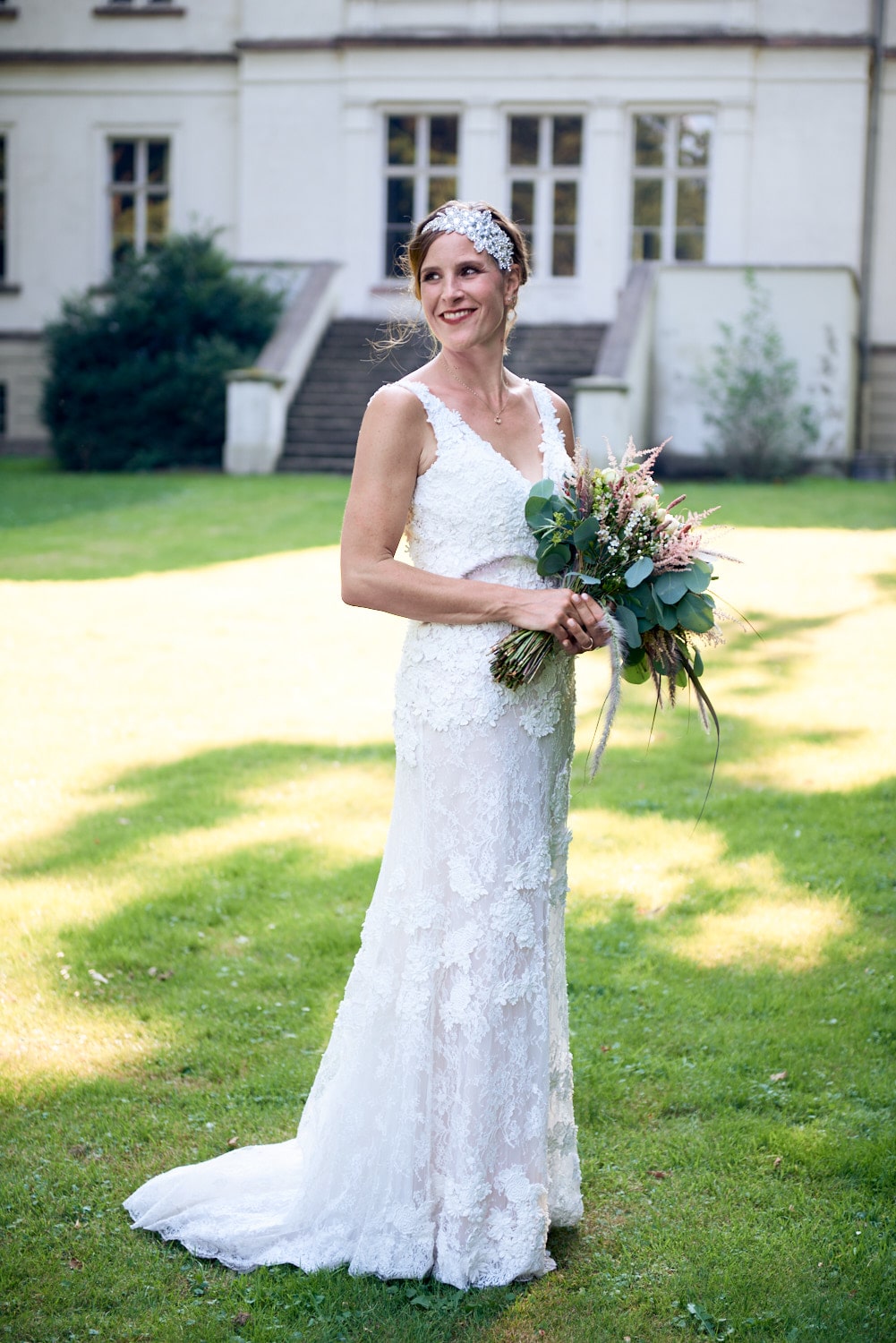 Brautkleid für die 20er-Jahre-Hochzeit – gesehen bei frauimmer-herrewig.de