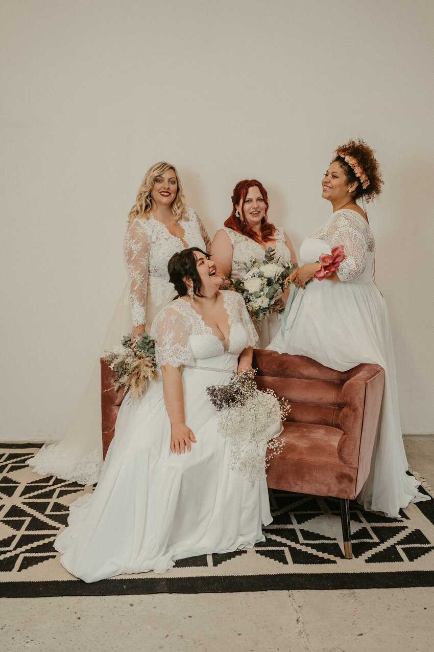 Свадебные платья больших размеров - на сайте frauimmer-herrewig.de Свадебные платья больших размеров - на сайте frauimmer-herrewig.de