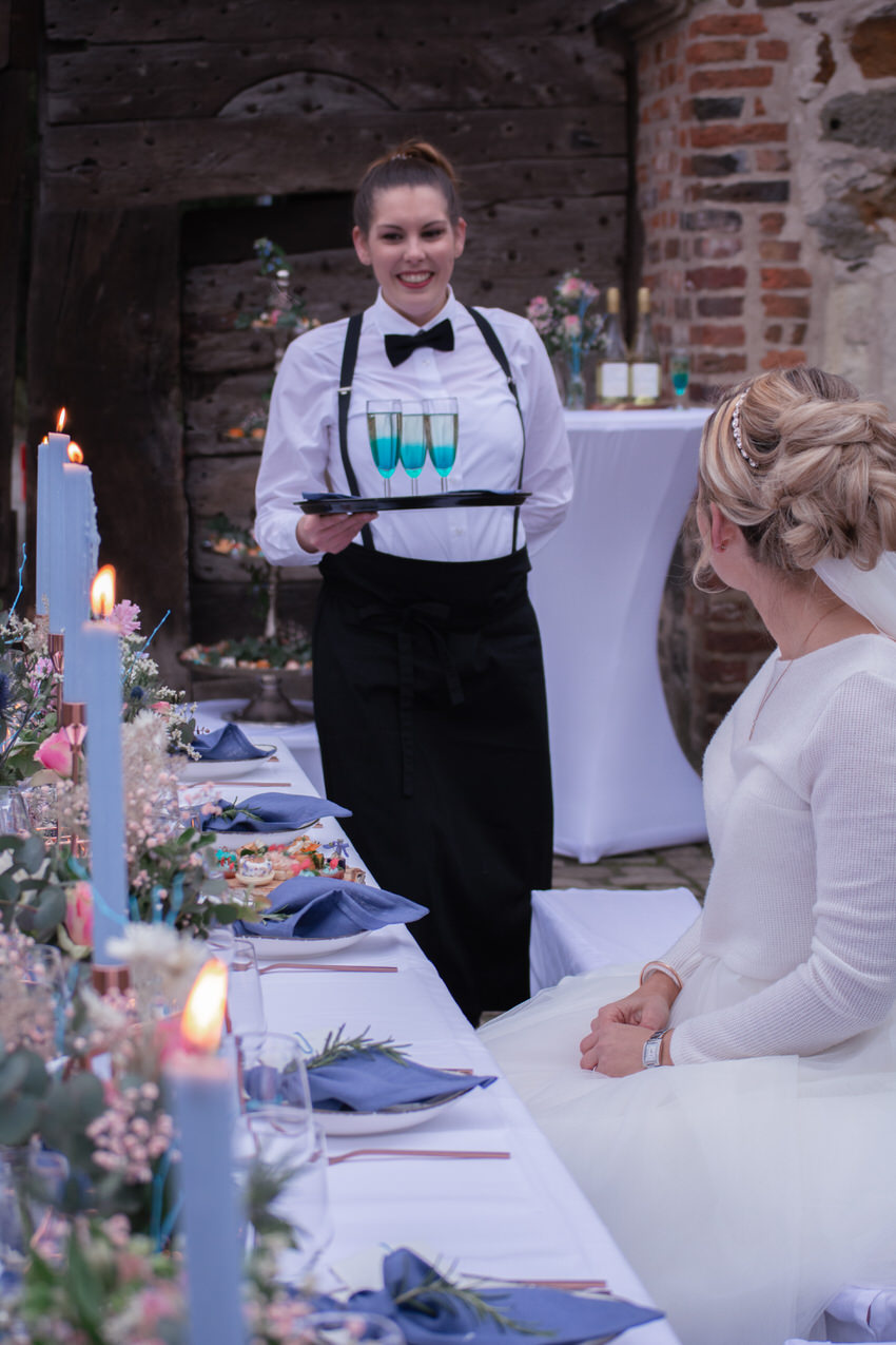 Blaue Getränke für die Hochzeit – gesehen bei frauimmer-herrewig.de