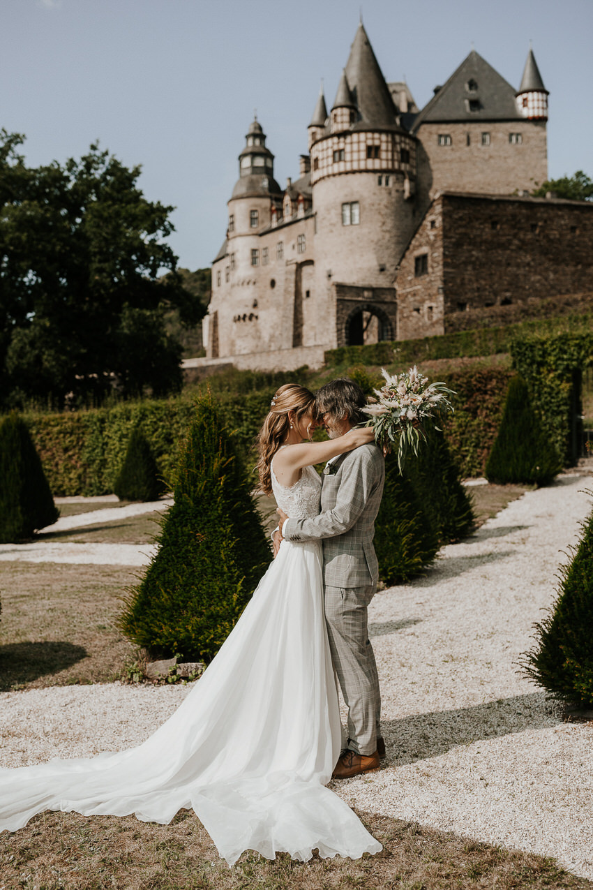 Charininphoto свадебный отчет Bonn Koeln NRW свадебный фотограф Schlo f Buerresheim Alten Muele Mayen Eifelhochzeit0011 - на frauimmer-herrewig.de