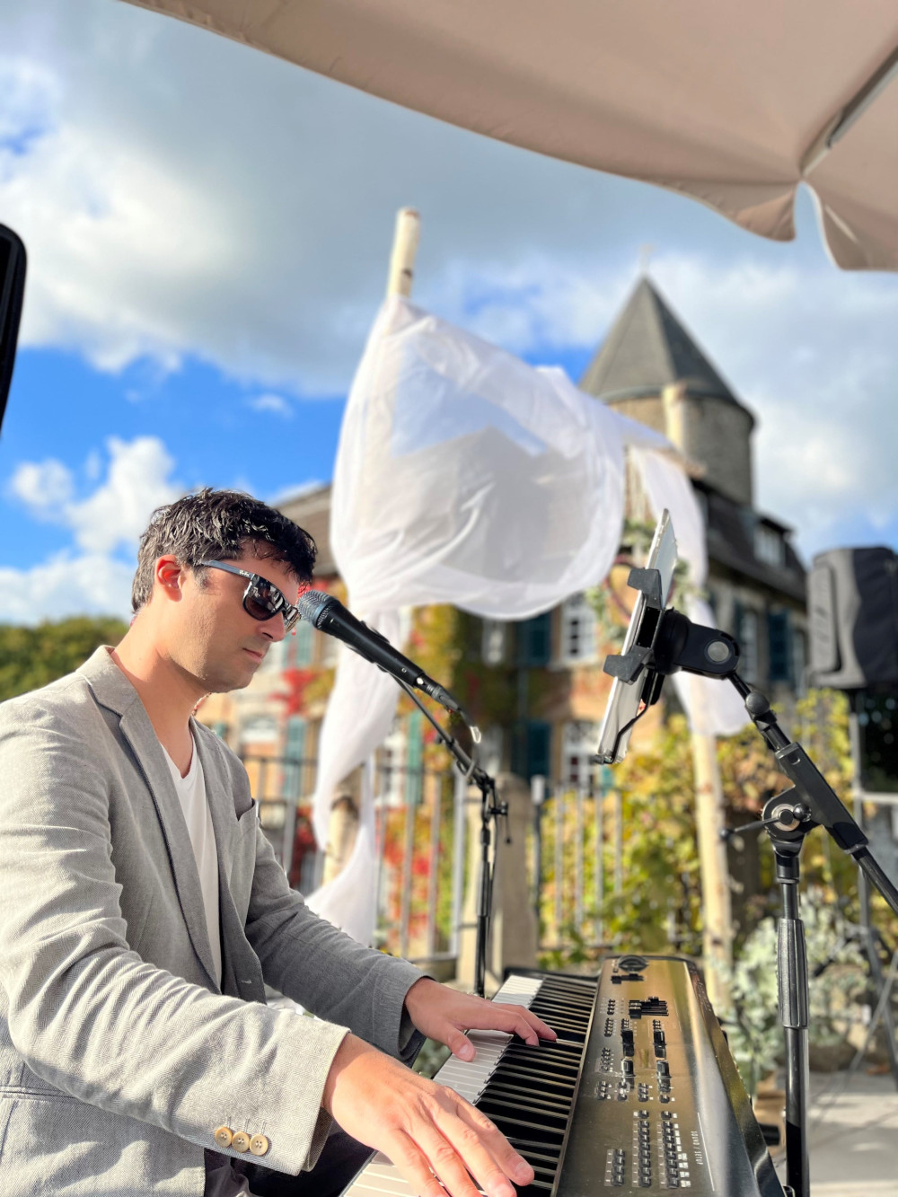 Hochzeitssänger & Pianist Eugen Nevo – gesehen bei frauimmer-herrewig.de