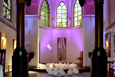 Hochzeitsfeier in der Kölner Klosterkapelle