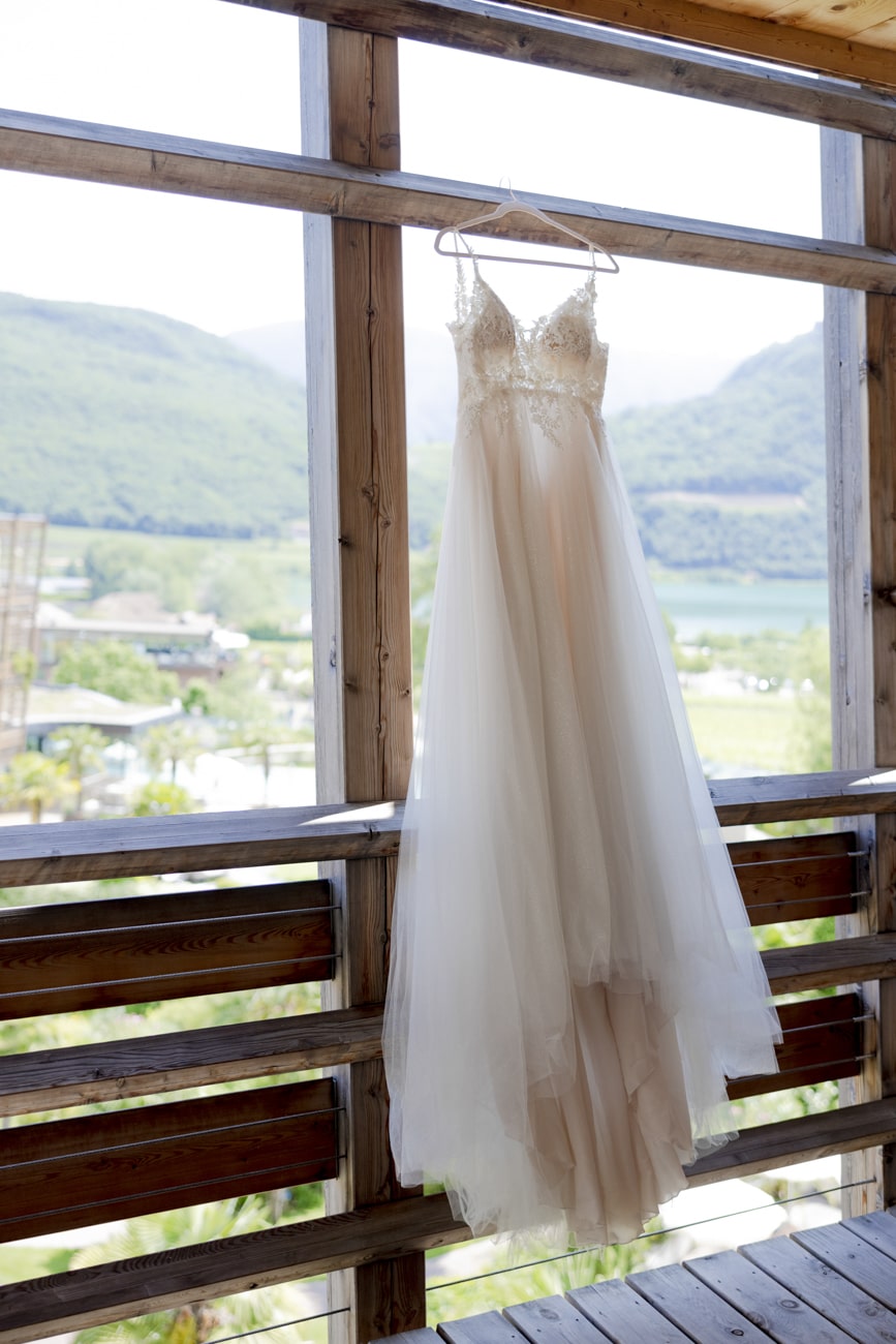 Brautkleid vor Bergkulisse – gesehen bei frauimmer-herrewig.de