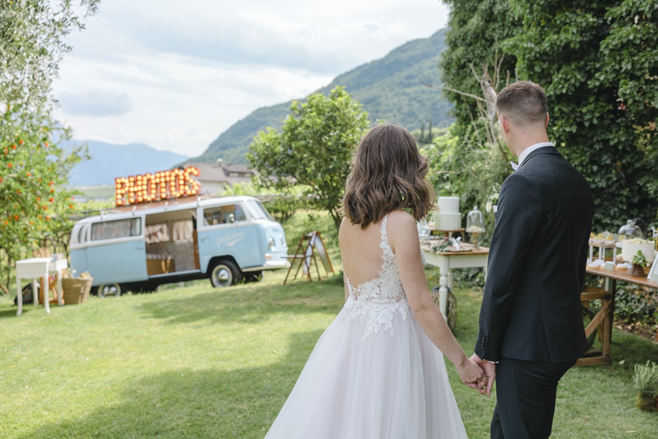 Hochzeit mit Foto-Bulli – gesehen bei frauimmer-herrewig.de