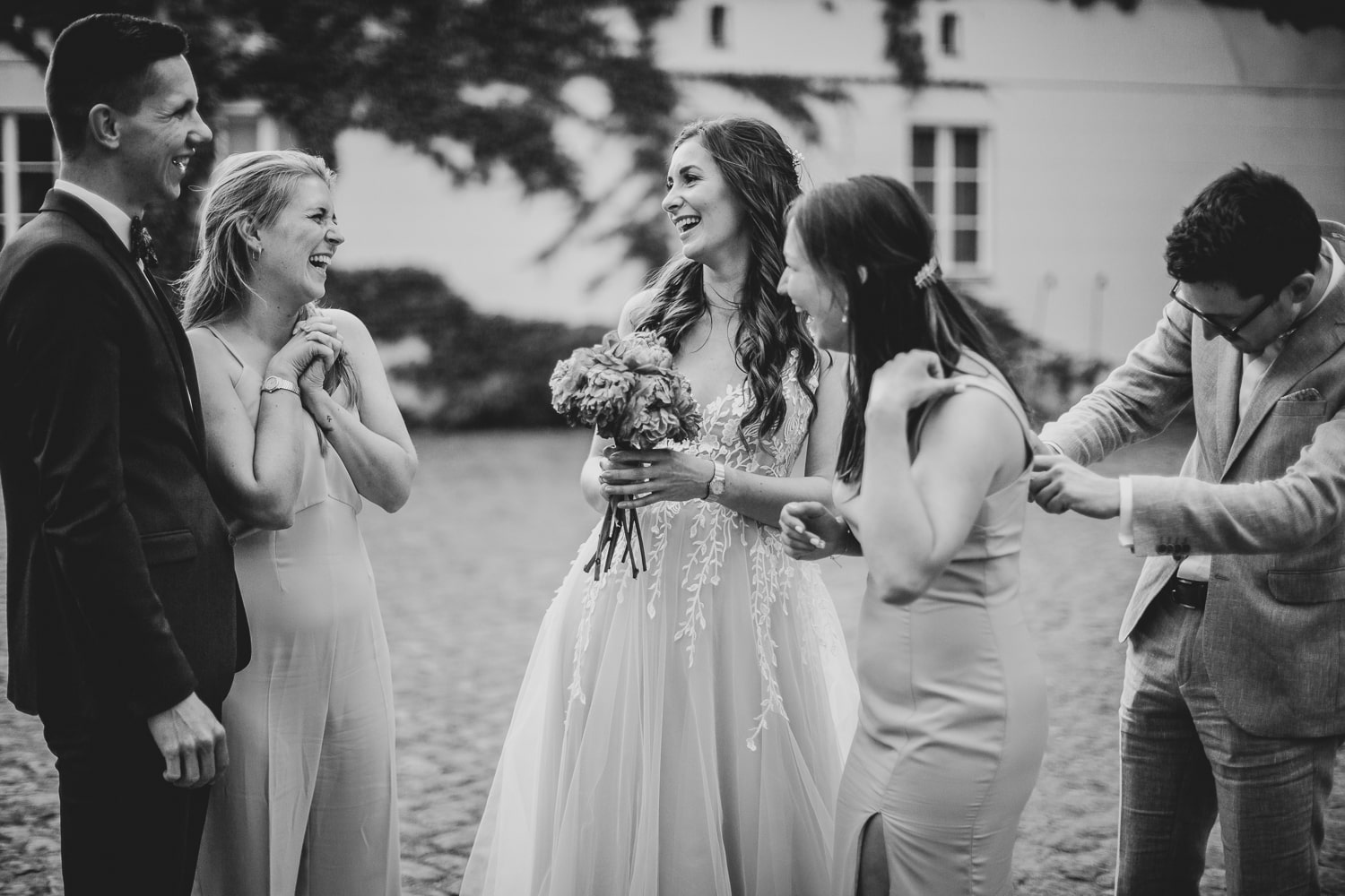 Gruppenfoto bei Hochzeit – gesehen bei frauimmer-herrewig.de