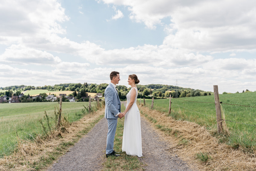 Entspannte Gartenhochzeit im Bergischen Land