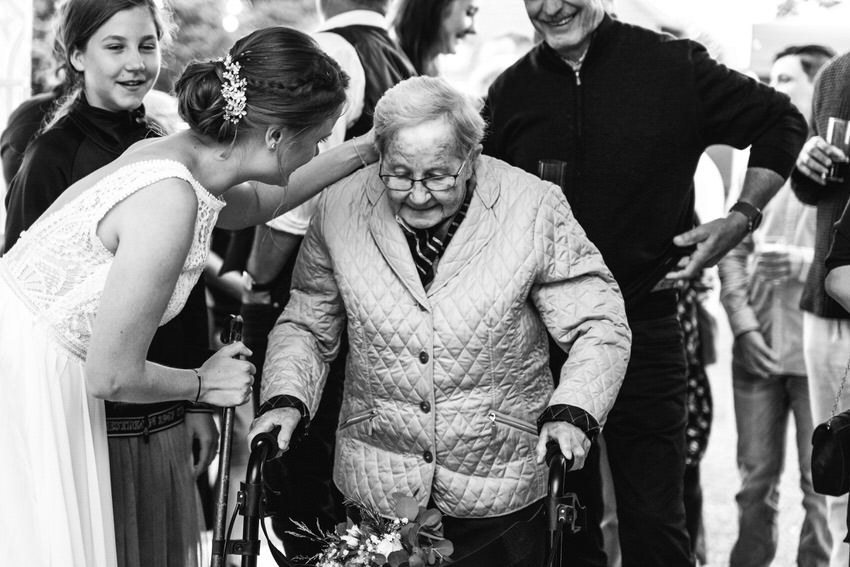 Braut mit Oma – gesehen bei frauimmer-herrewig.de