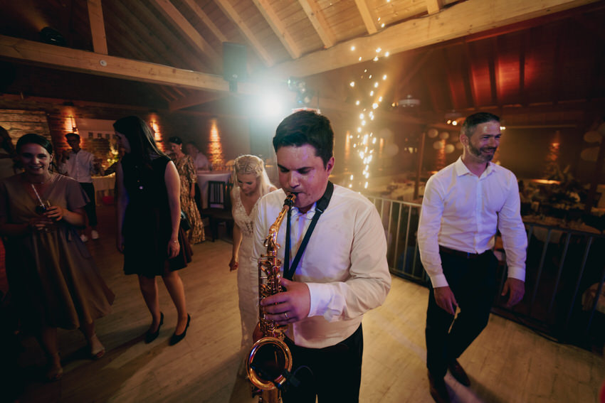 Saxophonist spielt auf Party – gesehen bei frauimmer-herrewig.de