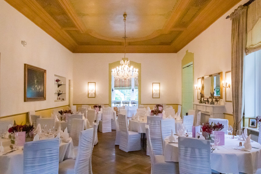 Saal für eure Hochzeitsfeier in der Villa Sophienhöhe – gesehen bei frauimmer-herrewig.de