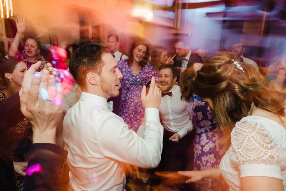 15 Songs für eure Hochzeitsparty, die garantiert für Stimmung sorgen
