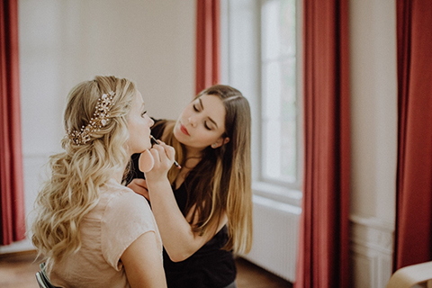 Make-up Artist Sandra Mi
